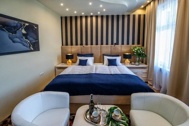 Room 14 of 38