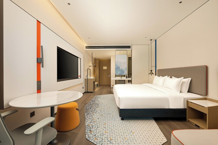 Room 41 of 77