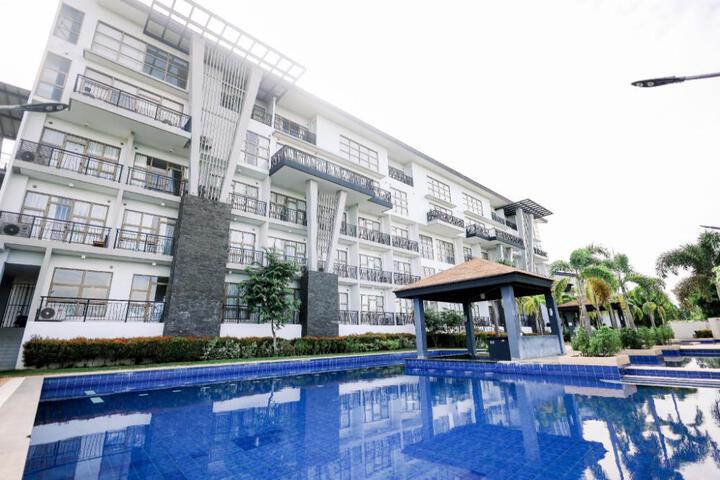 Crown Harbour Springs Managed by Enderun Hotels