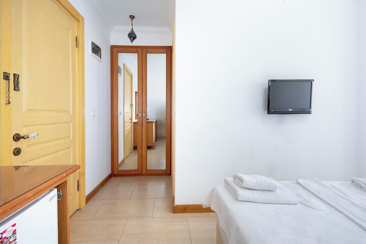 Room 30 of 63