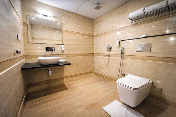 Room 53 of 79