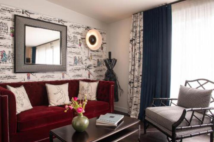 Suite 29 of 35
