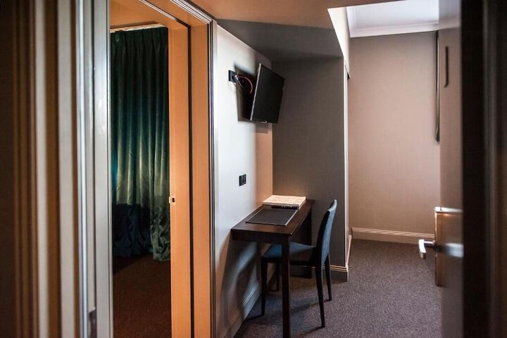 Room 15 of 27