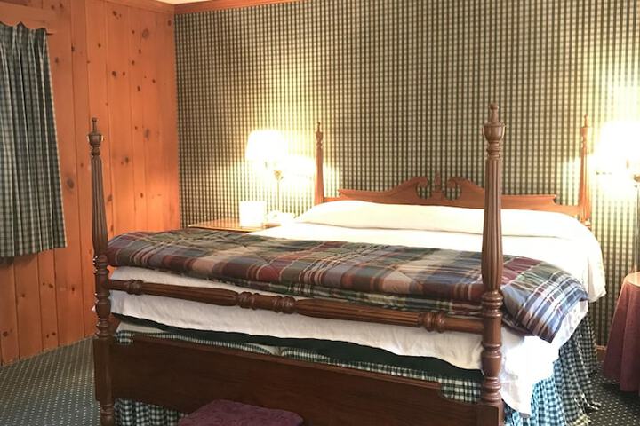 Room 7 of 84