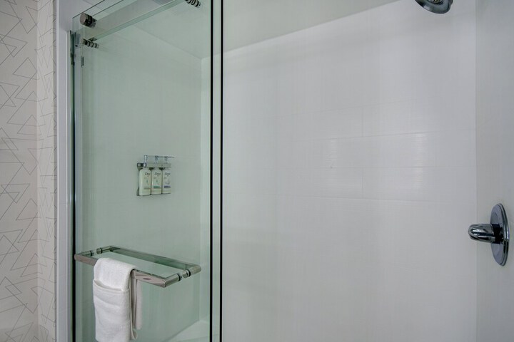 Room 30 of 53