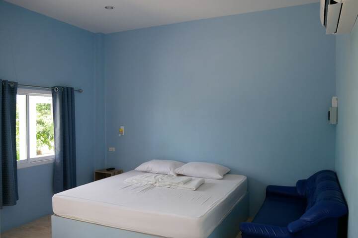 Room 9 of 25