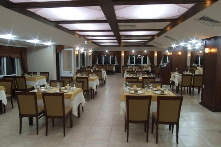 Dining Photos