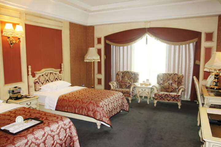 Room 13 of 91