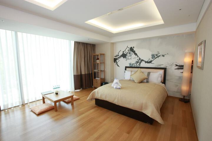 Room 9 of 54