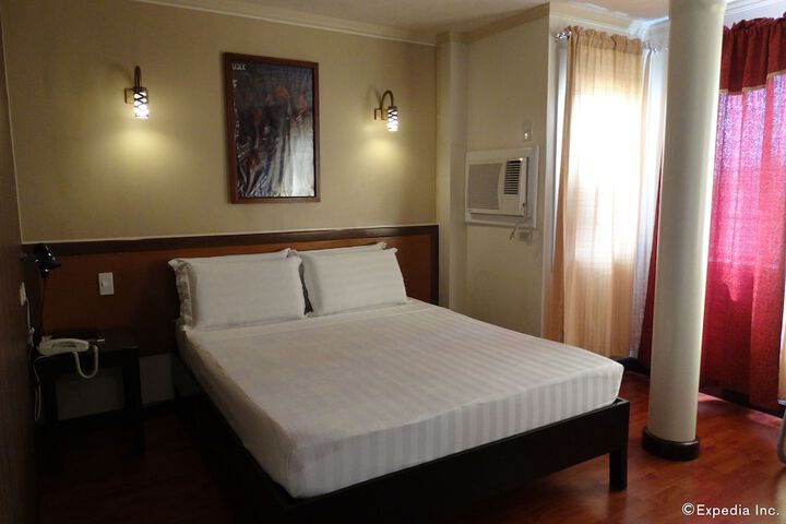 Room 14 of 36