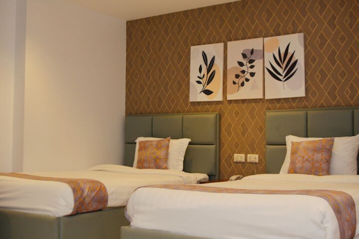 Room 73 of 158