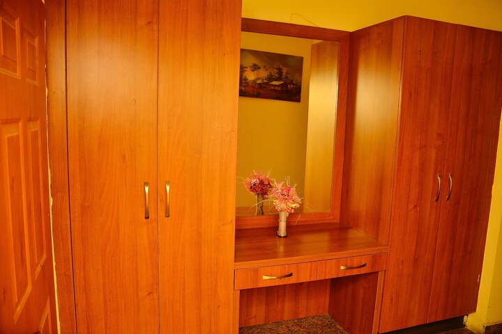 Room 42 of 94