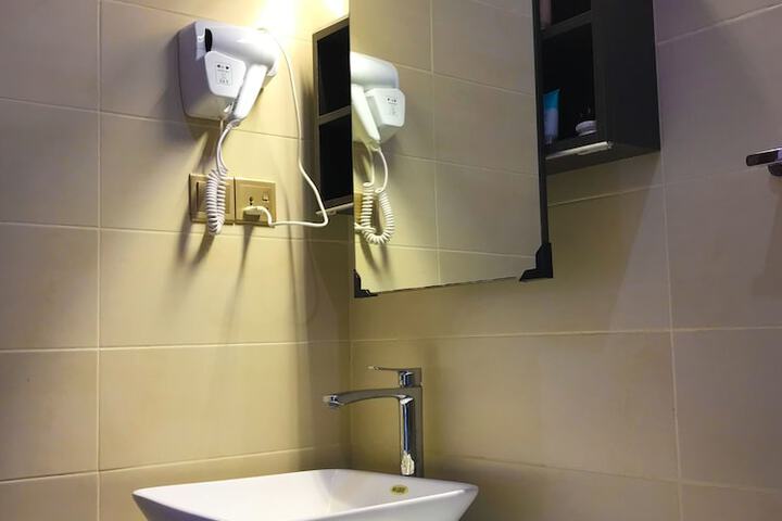 Room 25 of 58