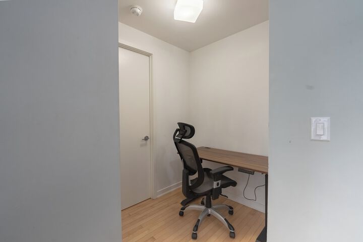Room 6 of 20