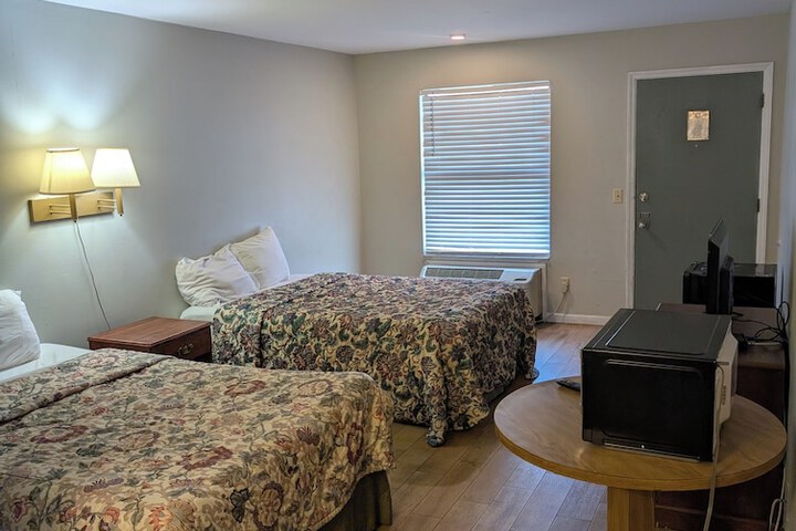 Room 16 of 27