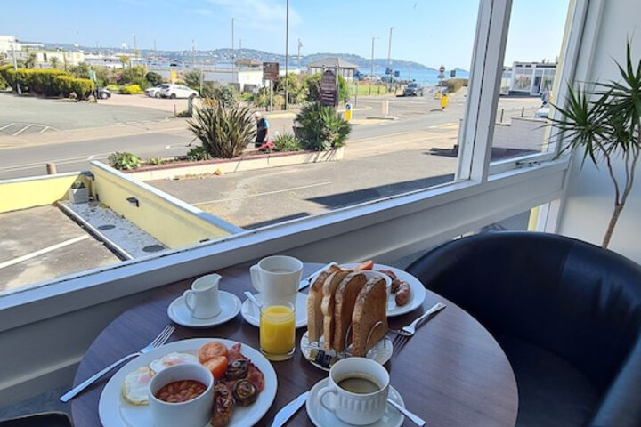 Breakfast/Coffee Service 34 of 50