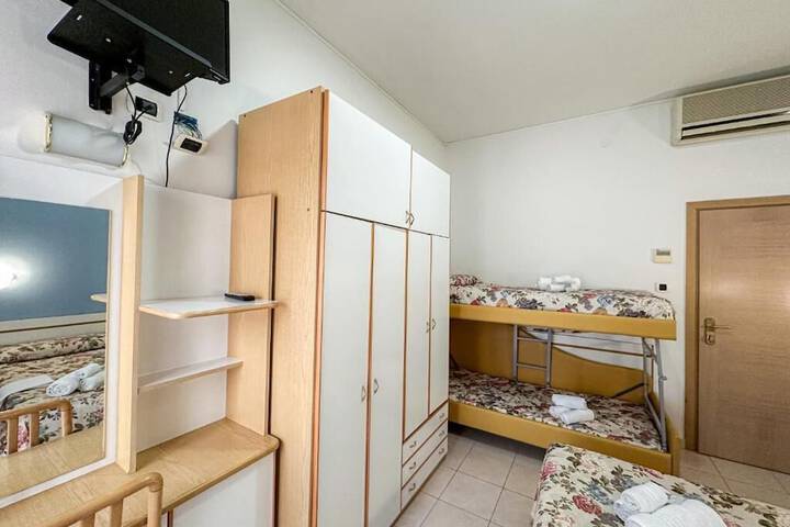 Room 14 of 43