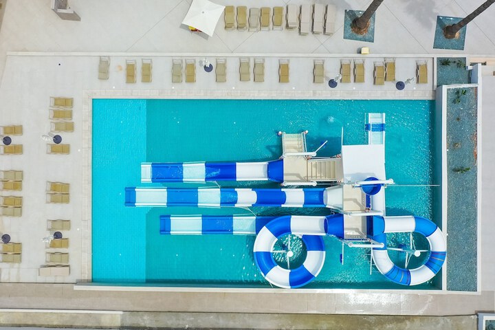 Pool 43 of 90