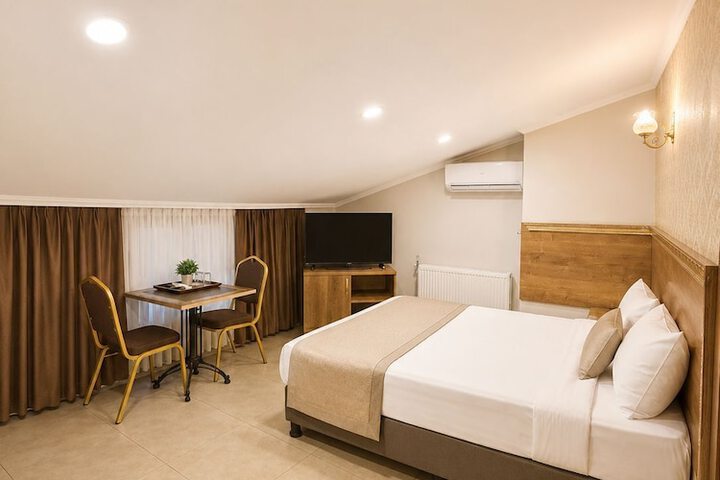 Room 10 of 64