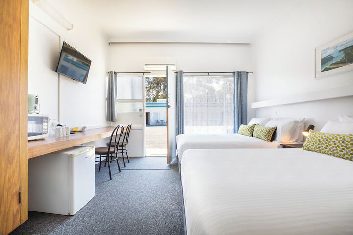 Room 25 of 118