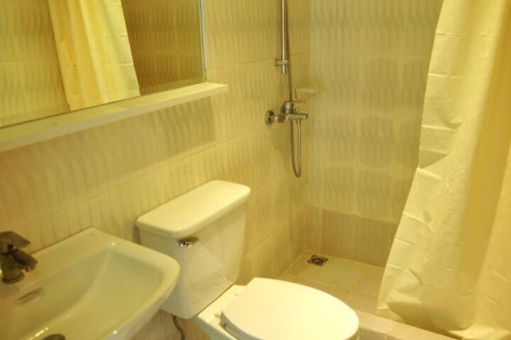 Room 100 of 158