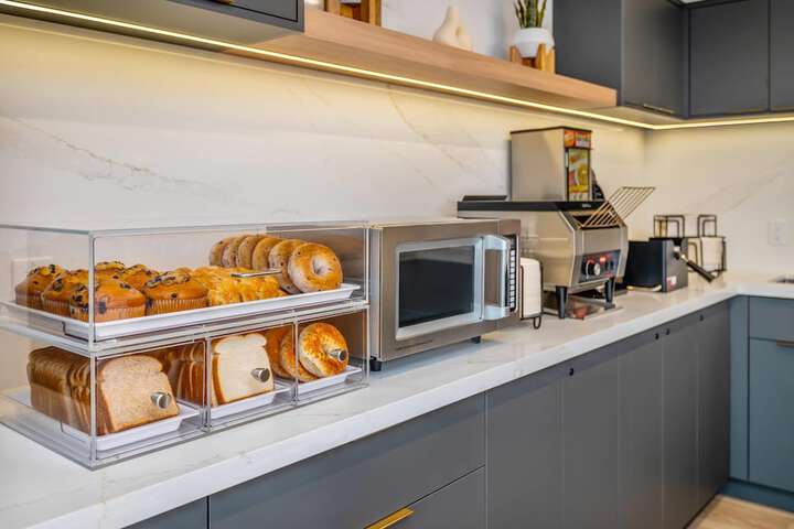 Breakfast area