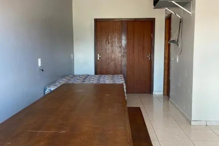 Room 9 of 14