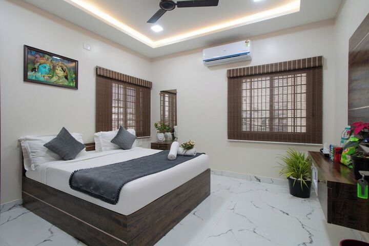 Room 2 of 11