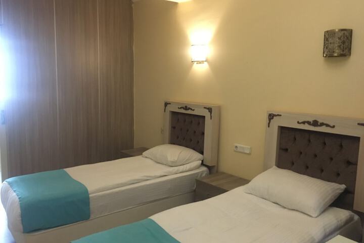 Room 12 of 104