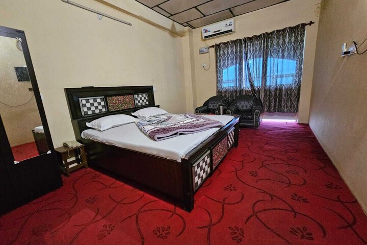 Room 3 of 10
