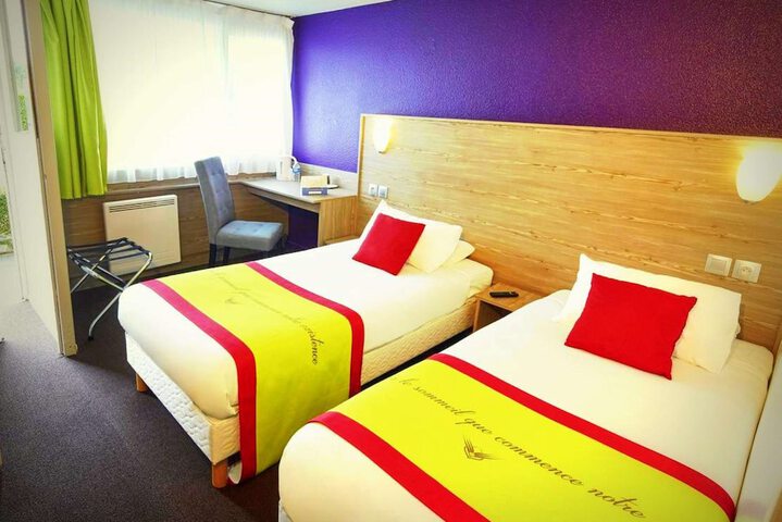 Room 6 of 31
