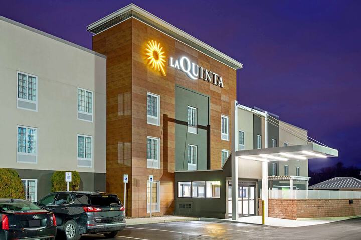 Hotel 42 of 43