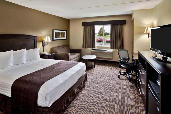 2 Queen Beds (3 of 14)