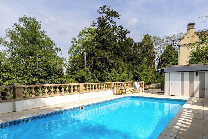 Pool 17 of 28