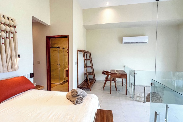 Room 10 of 31