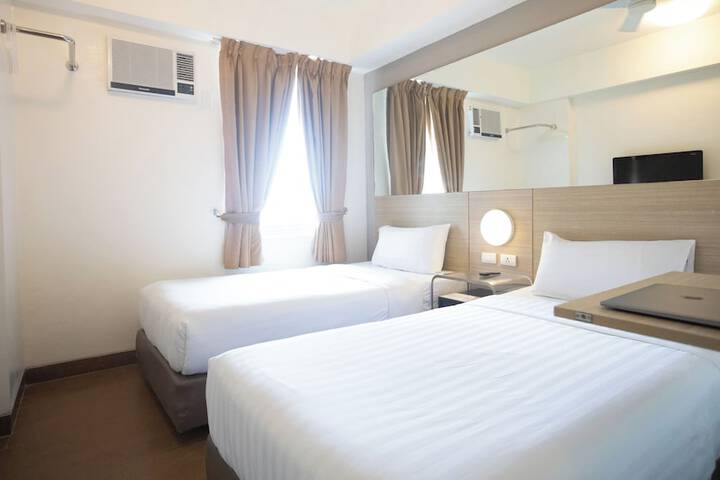 Room 12 of 24