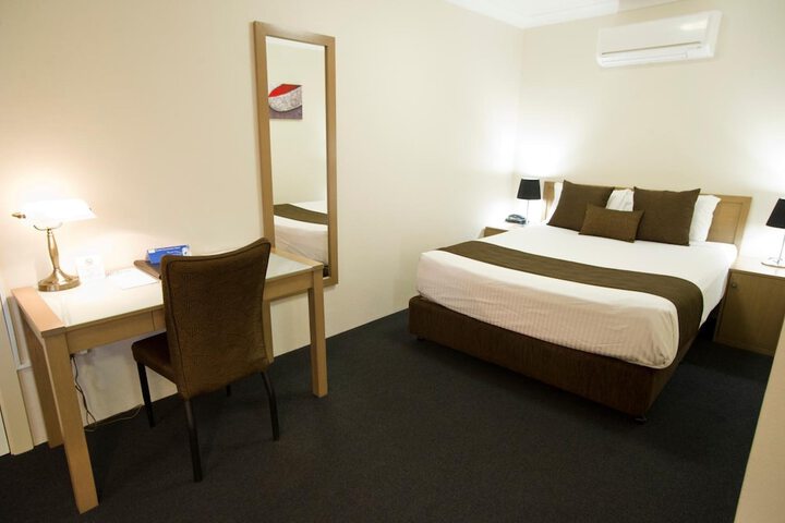 Room 28 of 51