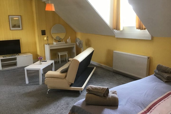Room 12 of 41
