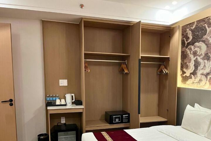Room 18 of 38