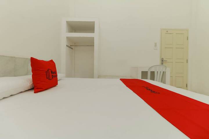 Room 5 of 6