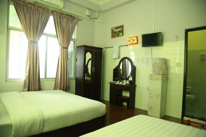 Room 14 of 32