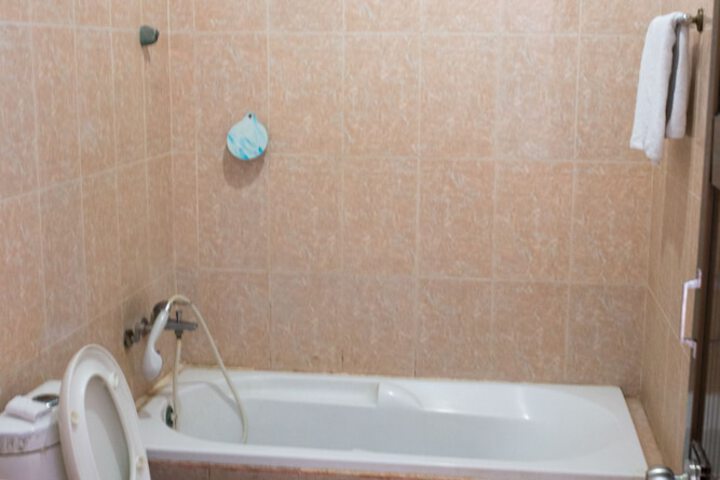 Room 15 of 32