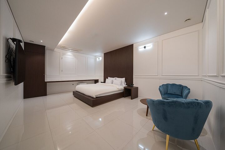 Room 58 of 104