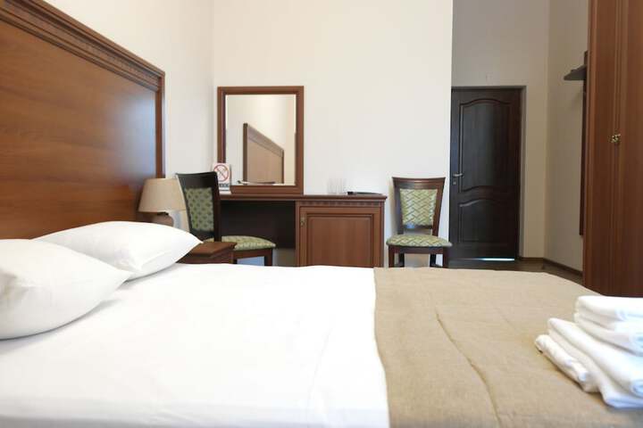 Room 18 of 60