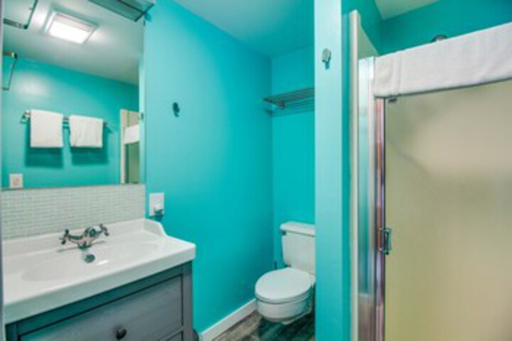 Room 8 of 40