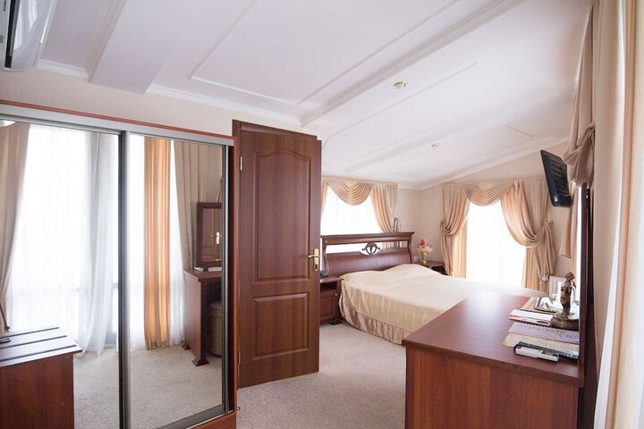Room 16 of 73