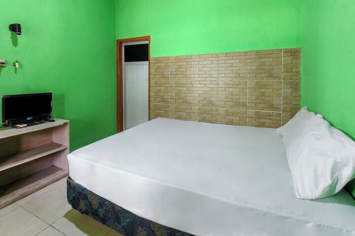 Room 8 of 20