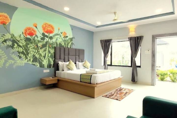 Room 12 of 114