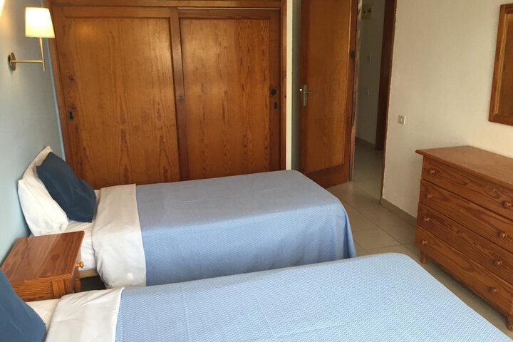 Room 9 of 40