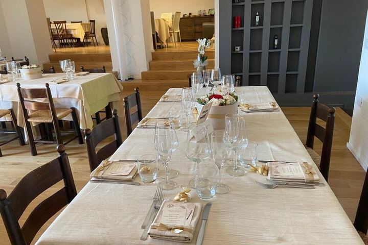 Dining 72 of 93